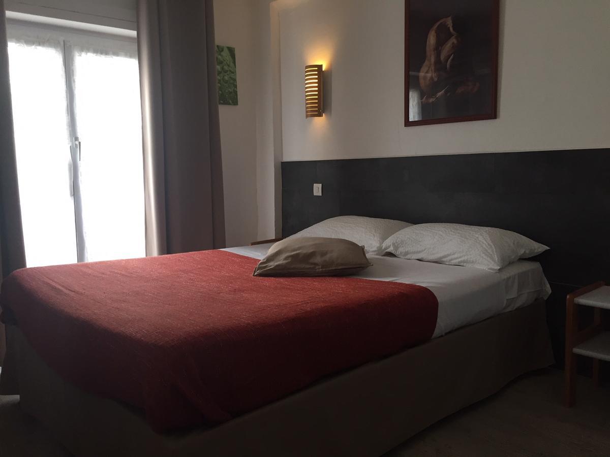 Brit Colbert Hotel 3*
