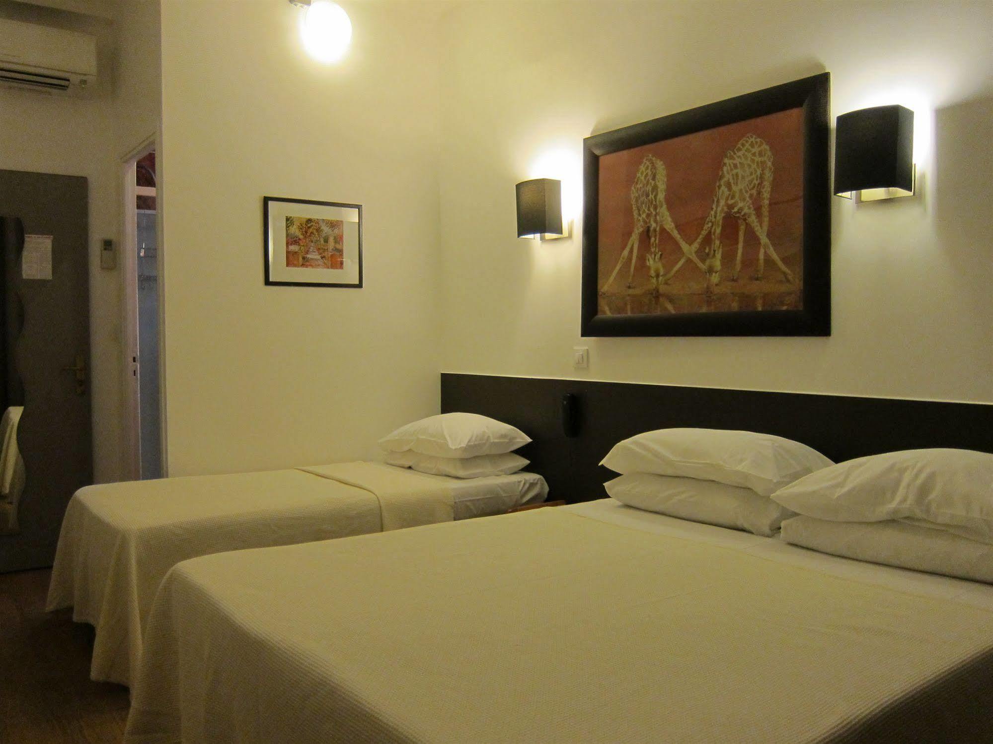 Brit Colbert 3* Juan-les-Pins